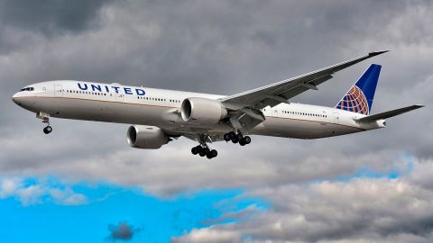 No es casualidad que la mayoría de las aerolíneas escojan este color.