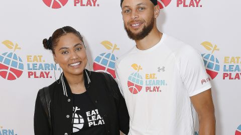 Ayesha Curry demanda 10 millones