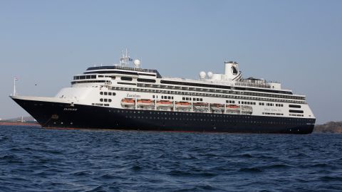 El crucero "MS Zandaam" fue autorizado al desembarco de la mayoría de personas a bordo.