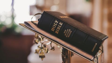 Imagen ilustrativa de una Biblia.