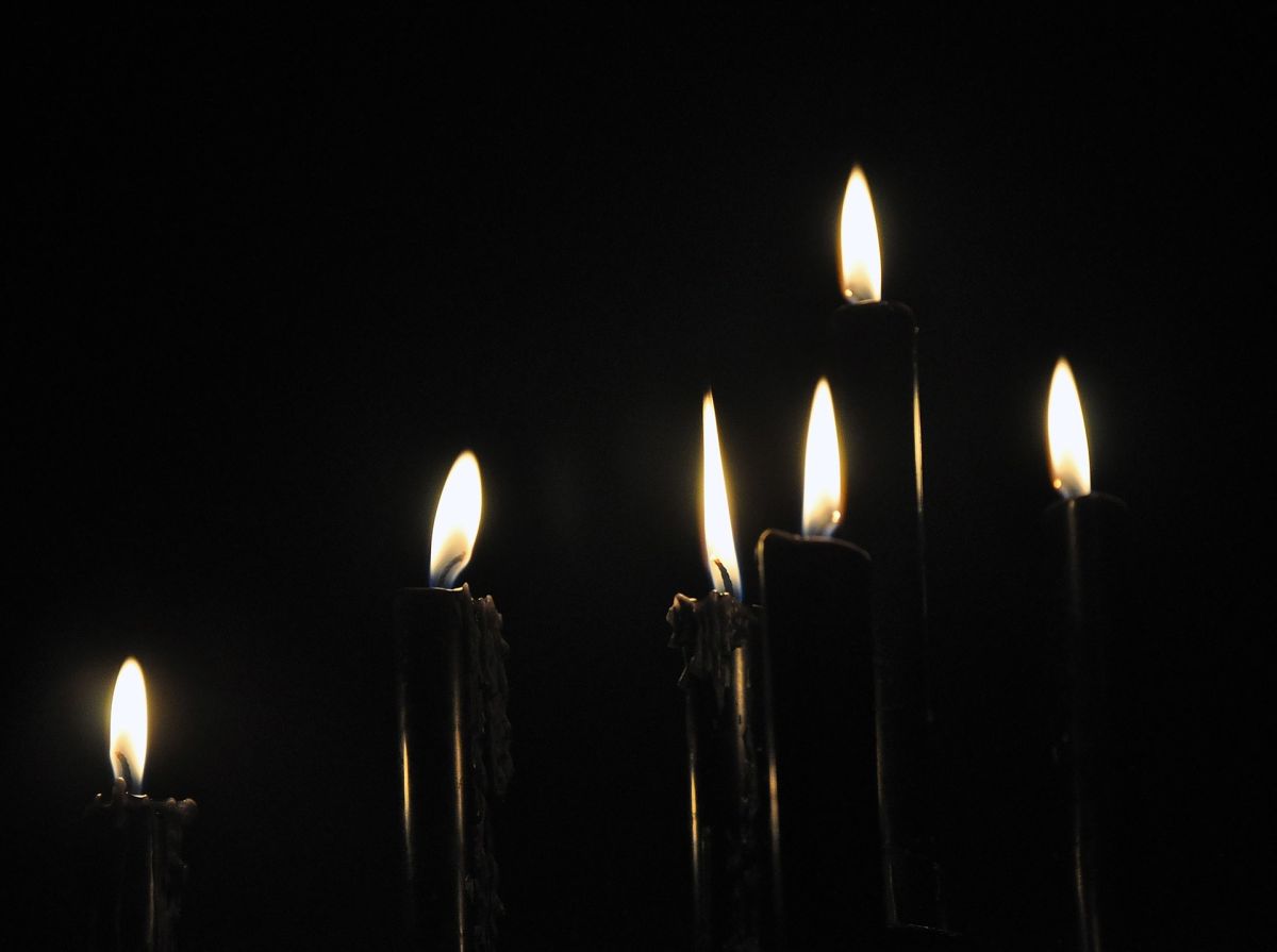 Abandonado Para un día de viaje Omitir Las velas negras ¿solo se utilizan en rituales malignos? - La Opinión
