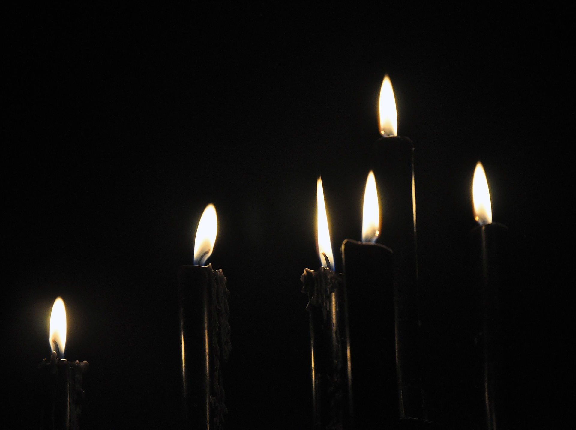 Las velas negras ¿solo se utilizan en rituales malignos? - La Opinión