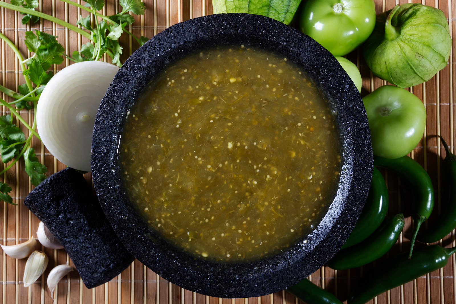 Receta de la auténtica salsa verde mexicana con tomatillo - La Opinión