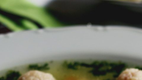JÉSHOOTS-caldo-albóndigas-dieta blanda