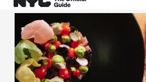 El sitio web nycgo.com/dineinnyc lista más de 230 restaurantes en los que se puede ordenar a domicilio o para llevar.