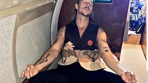Diplo meditando en su vuelo.