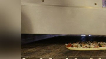 La empresa quiere ayudar principalmente a trabajadores de la salud, de supermercados y niños en edad escolar.