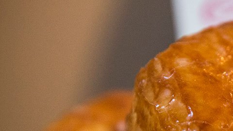 La empresa extenderá su promoción de donas gratis todos los viernes.
