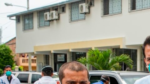 El vicepresidente de Ecuador, Otto Sonnenholzner, en un recorrido por Guayaquil.