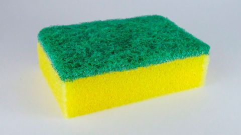 De seguro, estás cometiendo muchos de estos errores con la esponja de cocina.