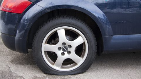 Puedes prevenir de manera adecuada la deformación de tus llantas siguiendo un útil y simple consejo.