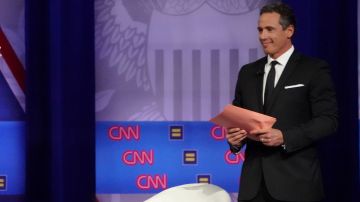 Chris Cuomo moderó el debate Demócrata de octubre 2019