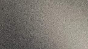 El médico atiende a paciengtes con COVID-19.