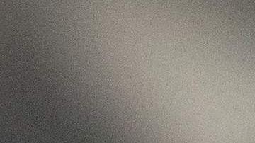 El médico atiende a paciengtes con COVID-19.