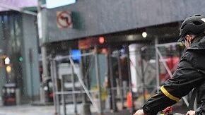 Las compañías de entrega de comida mantienen como rehenes a los restaurantes. (Angela Weiss/Getty Images)