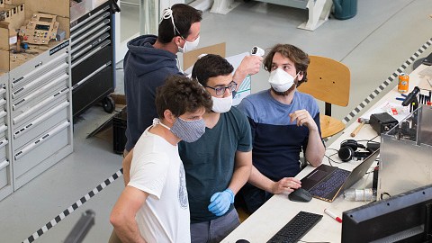Respirador coronavirus Monterrey Universidad México COVID-19 dinero emergencia estudiantes