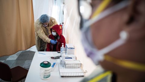 Médicos y enfermeras siguen poniendo el dedo en la falta de equipos de autoprotección.