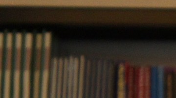 Armen competencia de correr con un libro en la cabeza. Si se les cae, vuelvan al punto de salida.