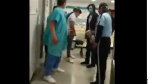 Crecen agresiones a personal médico en México.