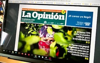 Los periódicos en español como La Opinión están siendo severamente impactados por el coronavirus. (Agustin Durán/La Opinión).