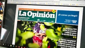 Los periódicos en español como La Opinión están siendo severamente impactados por el coronavirus. (Agustin Durán/La Opinión).