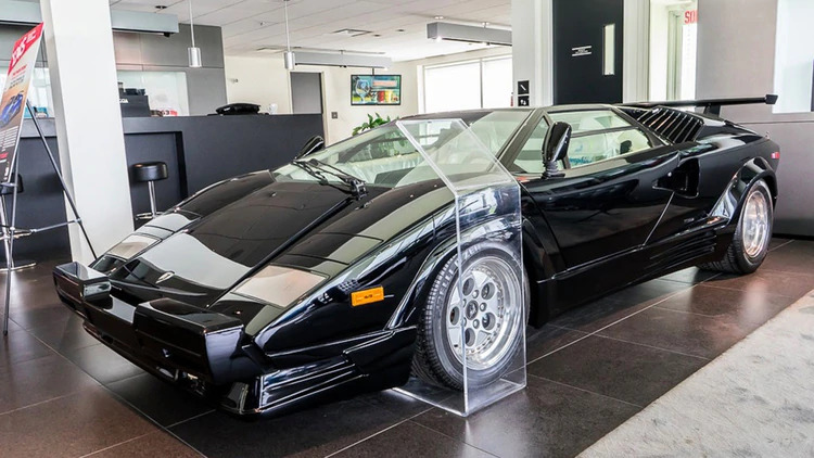 Han pasado 30 años y este icónico Lamborghini sigue buscando dueño - La  Opinión