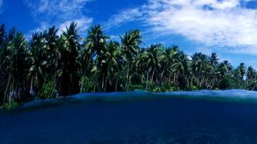 Aguas cristalinas en Majuro, Islas Marshall.