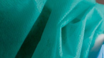 Con impresoras 3D hacen mascarillas.