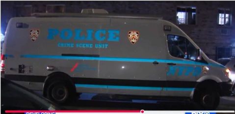 NYPD anoche en la escena
