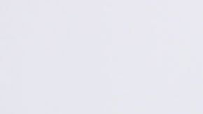 Trabajadores temporales de México recogen fresas en Oxnard.