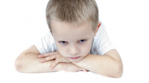 niño triste