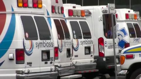 Casi 50 ambulancias se ocuparon para transportar a los pacientes.