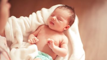 Cómo cuidar la delicada piel de tu bebé recién nacido Salus y