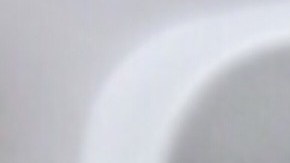 Aunque algunas telas de los zapatos deportivos puedan lavarse en la máquina, aún así puedes dañarlos.