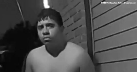 El sospechoso captado en una cámara de timbre.