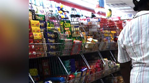 Aunque tienen muchos productos económicos, no te conviene comprar de todo aquí.