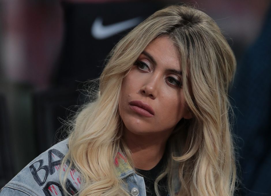 Wanda Nara consiente a fans con candentes fotos en su casa