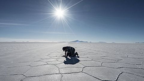 El Salar de Uyuni es la fuente del recurso que Bolivia sueña con industrializar.