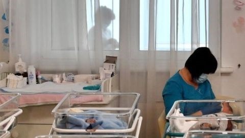 Pocos podían predecir que, para cuando naciera el bebé, estarían varados al otro lado del Atlántico debido a la pandemia de coronavirus.