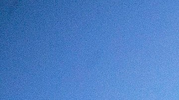 Los Angeles (United States), 29/05/2020.- Demonstrators hold banners and shout slogans against police officers standing guard in front of the Los Angeles Police Department next to the City Hall during protests over the Minneapolis fatal arrest of George Floyd, an African-American who later died in police custody, in Los Angeles, California, USA, 28 May 2020. A bystander's video posted online on 25 May, appeared to show George Floyd, 46, pleading with arresting officers that he couldn't breathe as an officer knelt on his neck. The unarmed black man later died in police custody. (Protestas, Estados Unidos) EFE/EPA/ETIENNE LAURENT