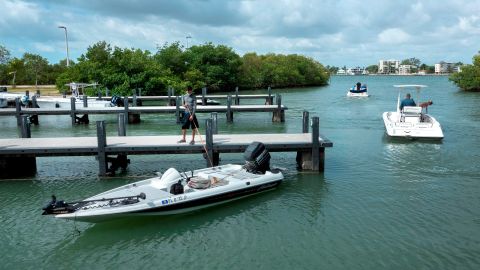 Muchos ponen sus embarcaciones de nuevo en el agua en MIami.