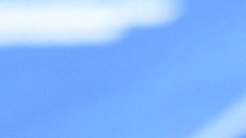 Dedryck Boyata besó en la mejilla a su compañero Marko Grujic.