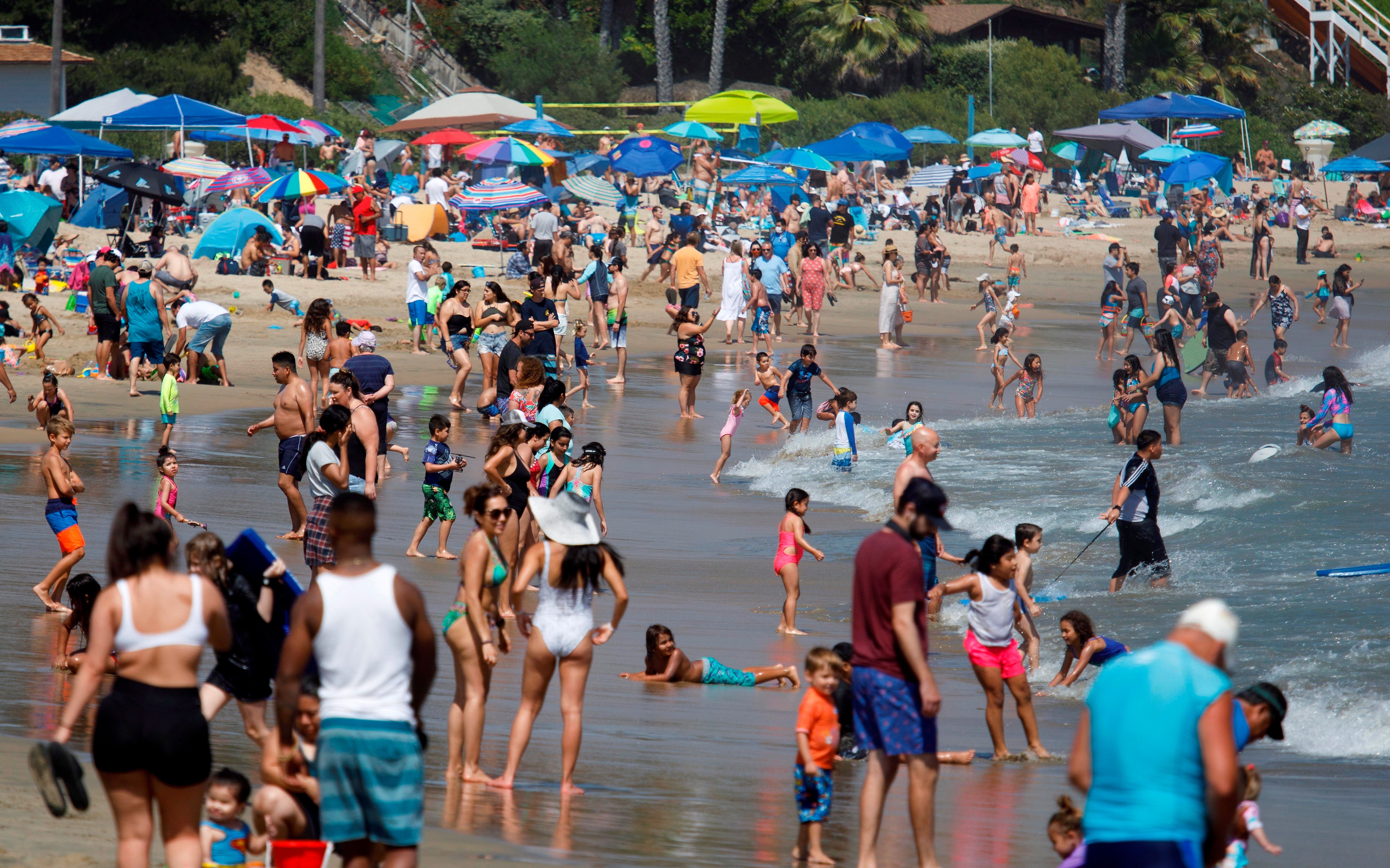 Una celebración del 4 de Julio sin playas en el condado de Orange | La Opinión