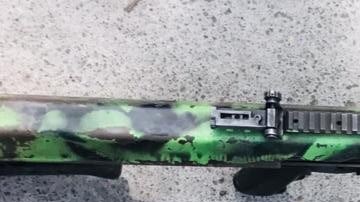 Armas decomisadas tras el enfrentamiento en 'La Huerta', Michoacán.