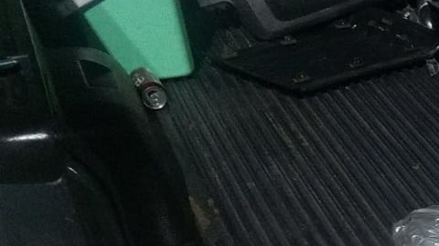El material bélico estaba oculto en una compartimento secreto.