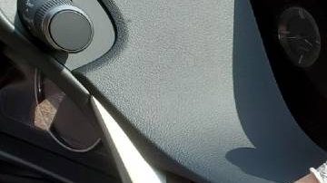 Recuerda siempre usar un cubrebocas y guantes a la hora de realizar la limpieza de tu automóvil.