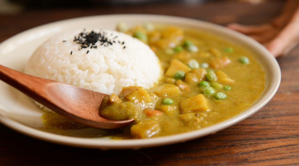 Aprende sobre las principales variantes de curry y crea originales platillos.