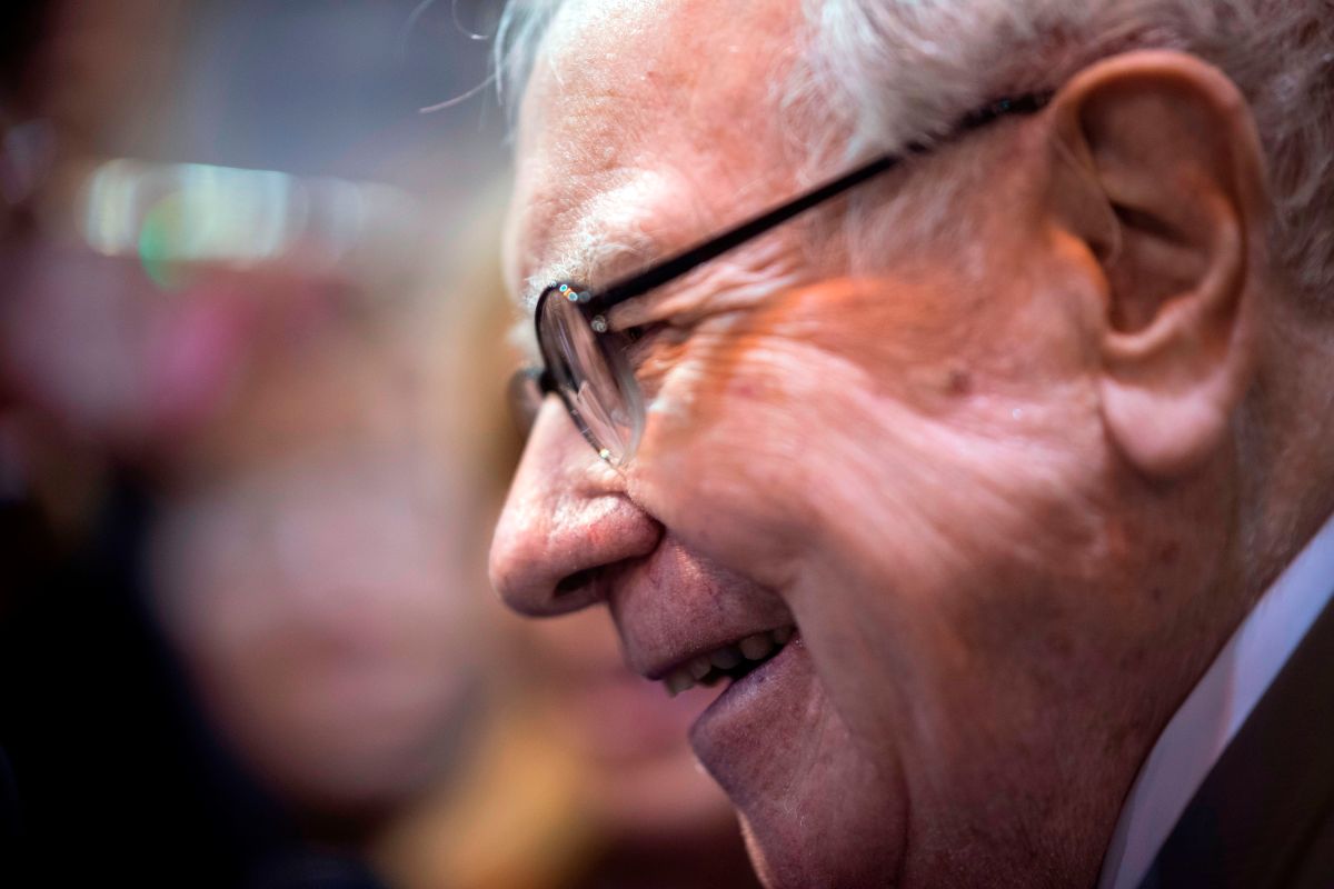 "No puedes ir por la vida pidiendo dinero prestado a esas tasas y estar mejor": Warren Buffett.