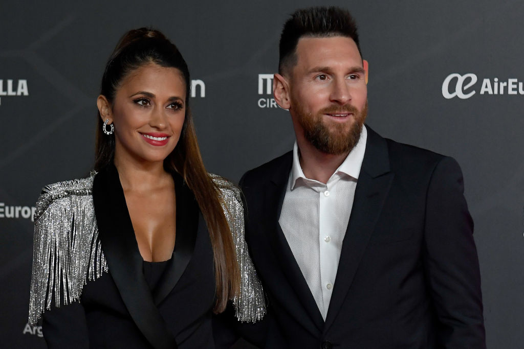 ¿Exceso de lengua? Lionel Messi se come a besos a ...