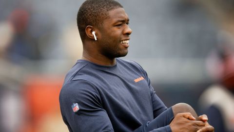 Roquan Smith entrenando con los Chicago Bears.